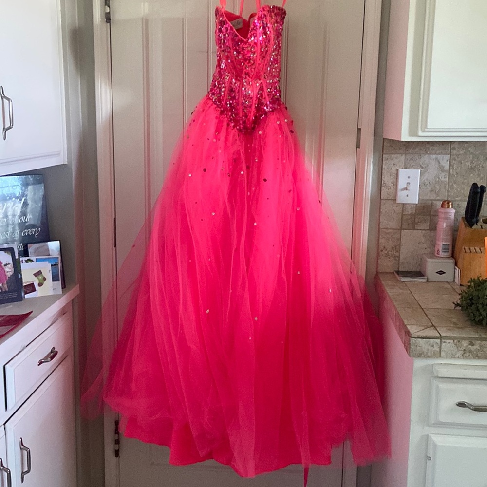 Mari Lee Hot Pink/Coral Quinceañera or Prom Dress